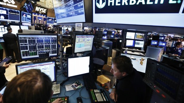 <p>
	Акциите на Herbalife на няколко пъти обръщаха посоката в днешната сесия. <em>Снимка: Архив Ройтерс</em></p>
