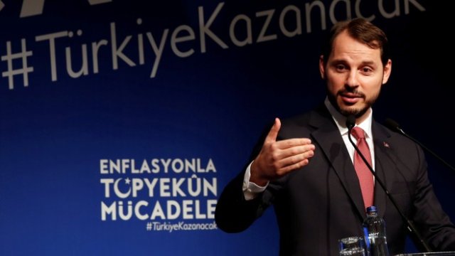 <p>
	Берат Албайрак по време на днешното представяне на новата турска програма <em>Снимка: Ройтерс</em></p>
