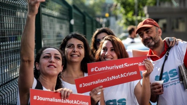 <p>
	Демонстрация в подкрепа на сбоводата на словото в Турция. <em>Снимка: Getty Images News</em></p>
