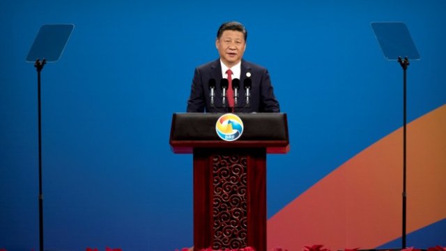 <p>
	Си Дзинпин по време на откриването на конференцията. <em>Снимка: Ройтерс</em></p>
