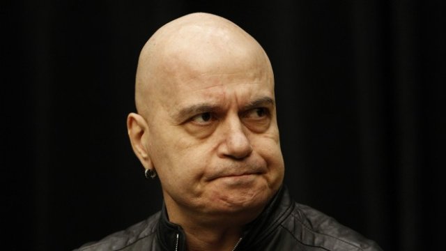 <p>
	<em>Слави Трифонов. Снимка: Олег Попов, архив на Investor Media Group</em></p>
