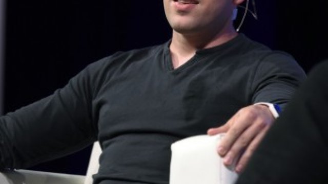 <p>
	Главният изпълнителен директор на Airbnb Брайън Чески.&nbsp;<em>Снимка: Michael Short/Bloomberg</em></p>
