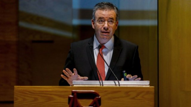 <p>
	Управителят на централната банка на Мексико Алехандро Диас де Леон<em>Снимка: Bloomberg L.P.</em></p>
