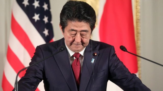 <p>
	Японският премиер Шиндзо Абе. <em>Снимка: Ройтерс</em></p>
