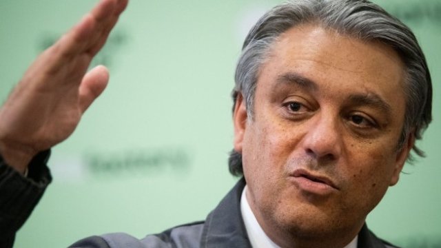 <p>
	Главният изпълнителен директор на Renault Лука де Мео.&nbsp;<em>Снимка: Bloomberg L.P.</em></p>
