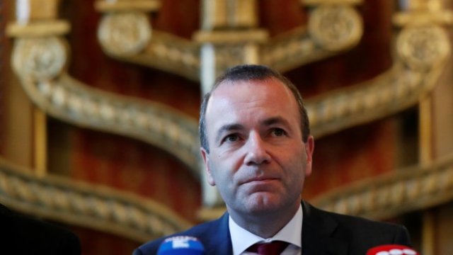 <p>
	Манфред Вебер.<em> Снимка: Ройтерс</em></p>
