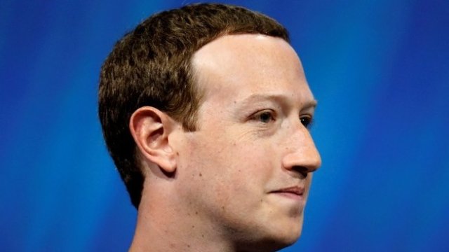 <p>
	Главният изпълнителен директор на Facebook Марк Зукърбърг. <em>Снимка: Архив Ройтерс</em></p>
