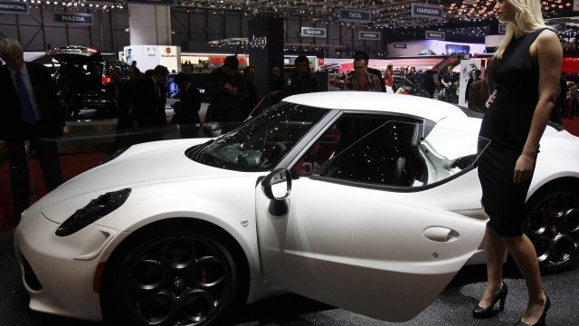 <p>
	Alfa Romeo може да стане 13-ата марка в империята на VW. <em>Снимка: Ройтерс</em></p>
