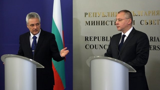 <p>
	Служебният премиер Марин Райков се срещна с лидера на БСП Сергей Станишев. Снимка: БТА</p>
