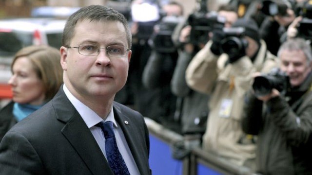 <p>
	<em>Валдис Домбровкис. Снимка: Ройтерс</em></p>
