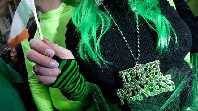 <p>
	Парад по повод Деня на Св. Патрик в Ню Йорк. <em>Снимка: Ройтерс</em></p>
