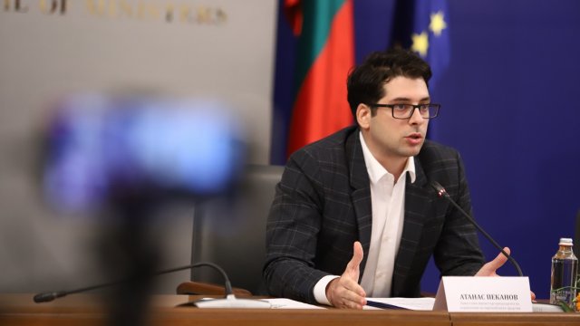 Вицепремиерът Атанас Пеканов представи приоритетите, свързани с Плана за възстановяване и устойчивост и европейските програми. Снимка: БГНЕС