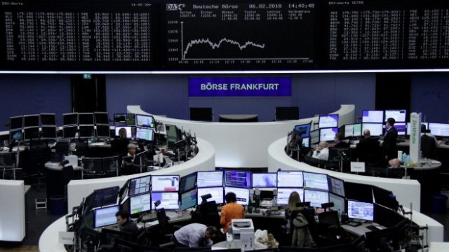 <p>
	<em>Фондовата борса във Франкфурт. Снимка: Ройтерс</em></p>
