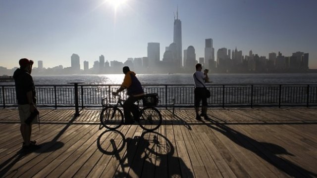 <p>
	<em>Гледка към Манхатън. Снимка: Архив Ройтерс</em></p>
