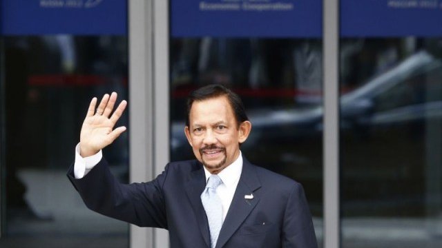 <p>
	Заради тежките закони, които султанът на Бруней въведе в страната си, се стигна до бойкот на негови хотели в САЩ и Европа. <em>Снимка: архив Ройтерс</em></p>
