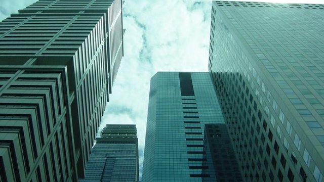 <p>
	Офис сградите се очертава да са и във фокуса на инвестиционния пазар. <em>Снимка: freeimages.com</em></p>
