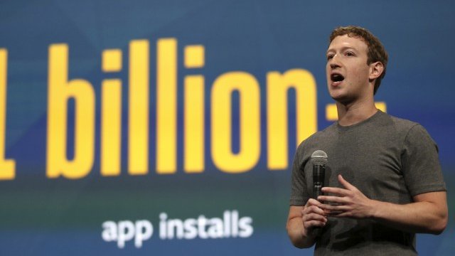 <p>
	Зукърбърг: Интернетът вече е в основата на нашата икономика. <em>Снимка: Ройтерс</em></p>
