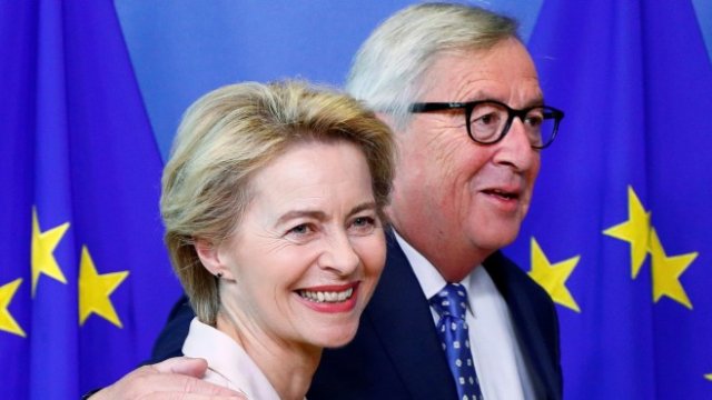 <p>
	Германката Урсула фон дер Лайен (вляво) и сегашният председател на Европейската комисия Жан-Клод Юнкер (вдясно).&nbsp;<em>Снимка: Ройтерс</em></p>
