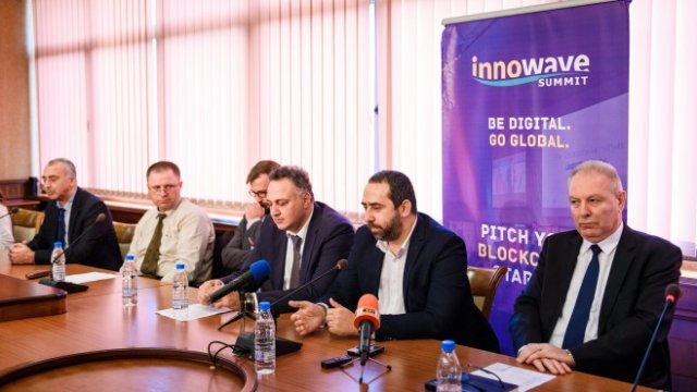 <p>
	<em>Снимка:&nbsp;Innowave Summit 2019</em></p>
