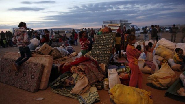 <p>
	Около 150 хил. сирийци са избягали в Турция заради &quot;Ислямска държава&quot;.<em> Снимка: Ройтерс</em></p>
