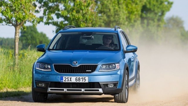 <p>
	<em>Най-новата версия на Octavia - проходимата модификация Scout. Снимка: Skoda </em></p>

