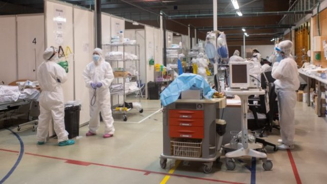 Данните за коронавируса от няколко държави сигнализират подобрение