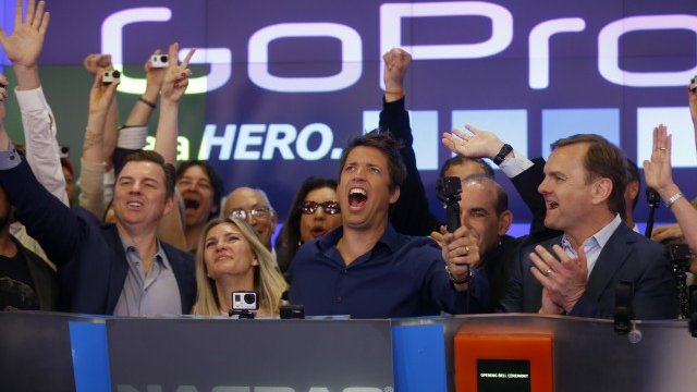 <p>
	GoPro отпразнува успешния си борсов дебют. <em>Снимка: Ройтерс</em></p>
