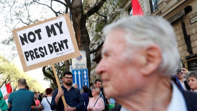 <p>
	В Унгария през уикенда се проведоха протести срещу Виктор Орбан.&nbsp;<em>Снимка: Ройтерс</em></p>
