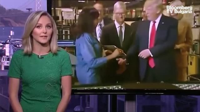 Тръмп обмисля да освободи от мита Apple 