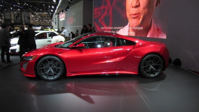 <p>
	<em>Honda NSX при премиерата в Женева. Снимкa: Диян Пенев, Automedia.bg</em></p>
