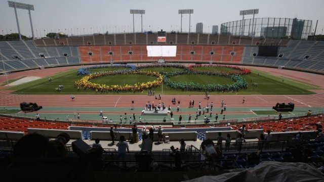 <p>
	В края на май 2014 г. се проведе &quot;прощално&quot; събитие на стария национален стадион, който ще бъде разрушен. <em>Снимка: архив, Ройтерс</em></p>
