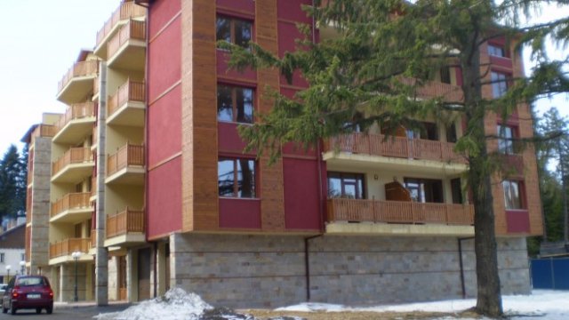 <p>
	<em>Жилищна сграда &quot;Секвоя 2&quot; в Боровец Снимка: brefbg.com</em></p>
