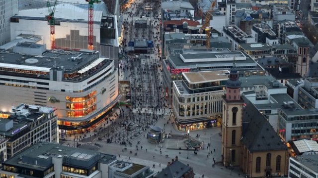 <p>
	Изглед към Франкфурт, Германия. <em>Снимка: Архив Ройтерс</em></p>
