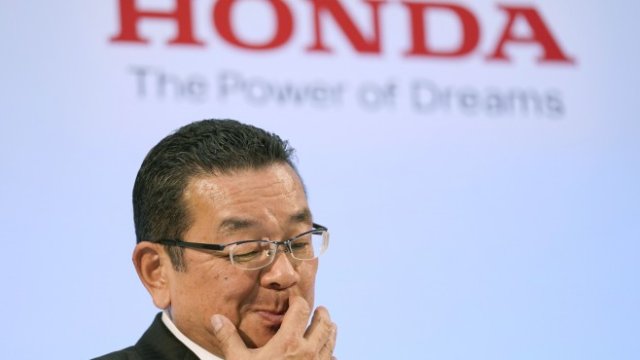 <p>
	Президентът и главен изпълнителен директор на Honda Motor Такахиро Хачиго. <em>Снимка: Toru Hanai/Bloomberg</em></p>
