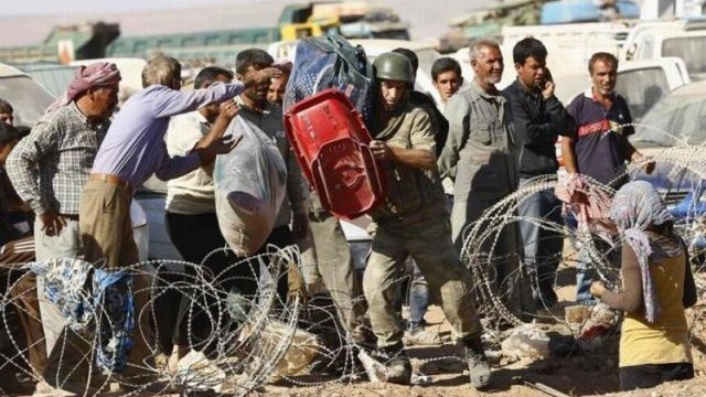 <p>
	В Турция се намират над 2 млн. сирийски бежанци.<em> Снимка: архив, Ройтерс</em></p>
