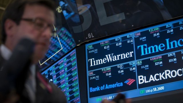 <p>
	Новините за евентуалната сделка предизвикаха вълнения в медийната индустрия. <em>Снимка: архив Ройтерс</em></p>
