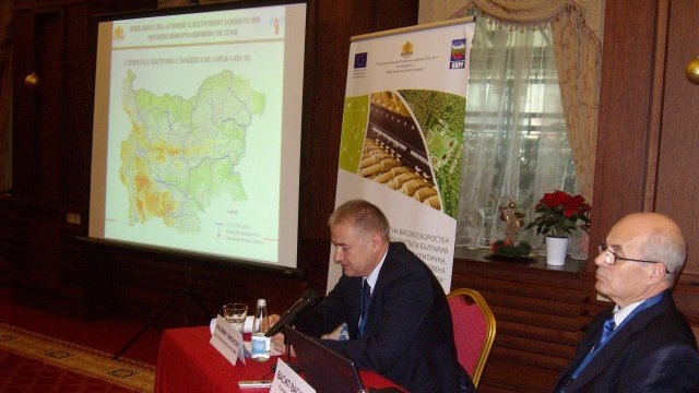 <p>
	Агенцията полага 870 км оптични трасета у нас, а проектът е финансиран по ОП &quot;Регионално развитие&quot;. <em>Снимка ЕСМИС</em></p>
