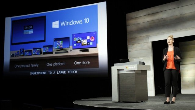 <p>
	Microsoft представи Windows 10 през декември 2014 г. <em>Снимка: Ройтерс</em></p>
