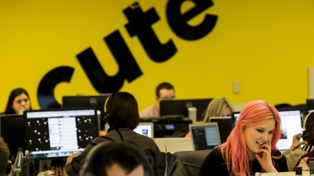 <p>
	Офисът на Buzzfeed в Ню Йорк. <em>Снимка: Ройтерс</em></p>
