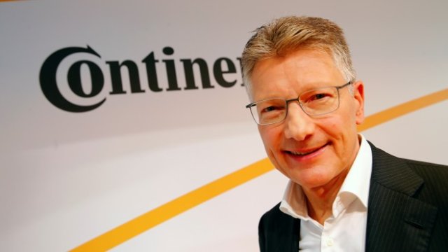 <p>
	Главният изпълнителен директор Елмар Дегенхарт. <em>Снимка: Ройтерс</em></p>
