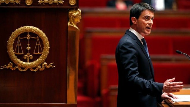 <p>
	&bdquo;На големите международни компании бих казал: Добре дошли в Париж! Инвестирайте във Франция!&ldquo;, казва премиерът Манюел Валс. <em>Снимка: Архив Ройтерс</em></p>
