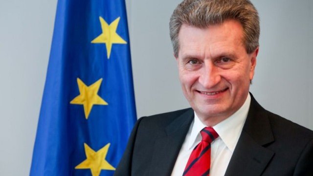 <p>
	Гюнтер Йотингер. <em>Снимка: архив, Ройтерс</em></p>
