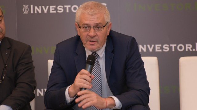 <p style="text-align: justify;">
	Зам.-министърът на здравеопазването д-р Ваньо Шарков. <em>Снимка: Investor.bg</em></p>
