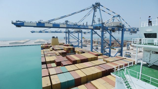 <p>
	Новото пристанище има огромен капацитет. Снимка: Ройтерс</p>
