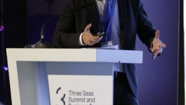 <p>
	Министърът на икономиката Кирил Петков.&nbsp;<em>Снимка: Министерство на икономиката</em></p>
