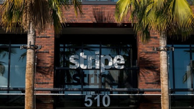 <p>
	Централата на Stripe Inc. в Сан Франциско, Калифорния, САЩ, в четвъртък, 3 декември 2020 г. <em>Снимка: Bloomberg&nbsp;</em></p>
