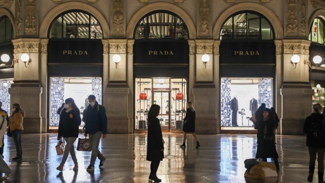 Ходът е част от усилията на Prada да разнообрази базата си от инвеститори извън тези в Хонконг. Снимка: Bloomberg LP