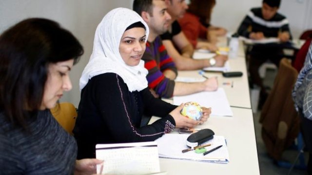 <p>
	Мигранти учат немски език в Германия. <em>Снимка: архив, Ройтерс</em></p>
