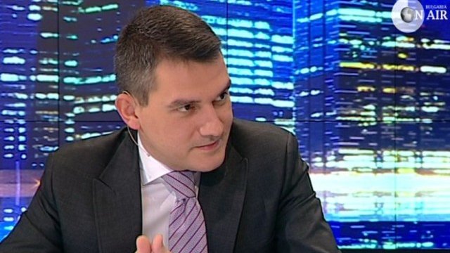 <p>
	Георги Найденов</p>
