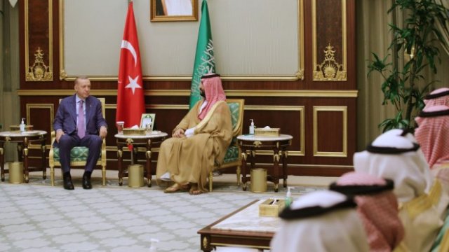 <p>
	<em>Ердоган и принц Салман по време на срещата си в края на април. Снимка: Getty</em></p>
